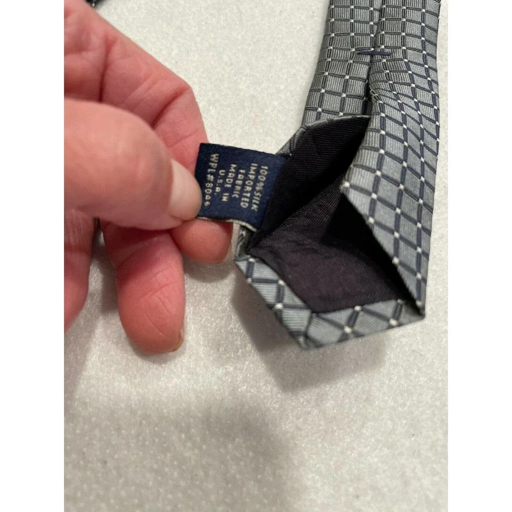 Savile Row necktie pattern